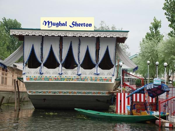 Mughal Sheraton Houseboats Image